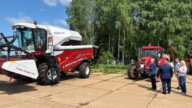 В Вятский ГАТУ поступил новый комбайн